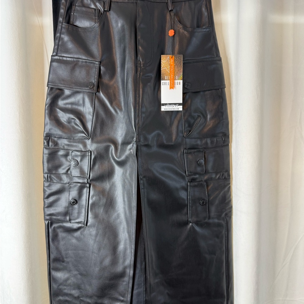 Sleek Black Cargo Midi Skirt